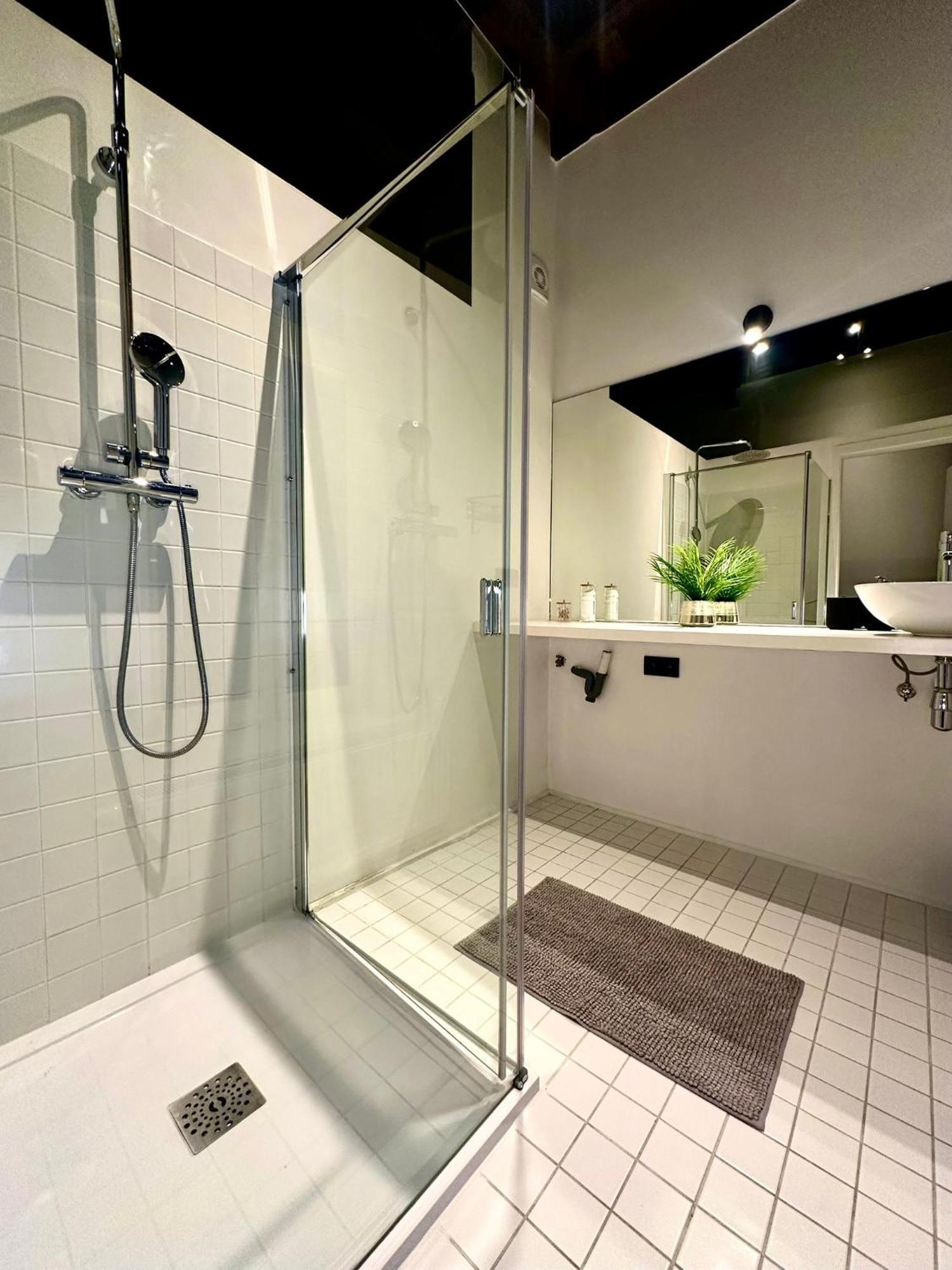 Luxury Suites Princess By Rikas Hotels Antwerpen Buitenkant foto